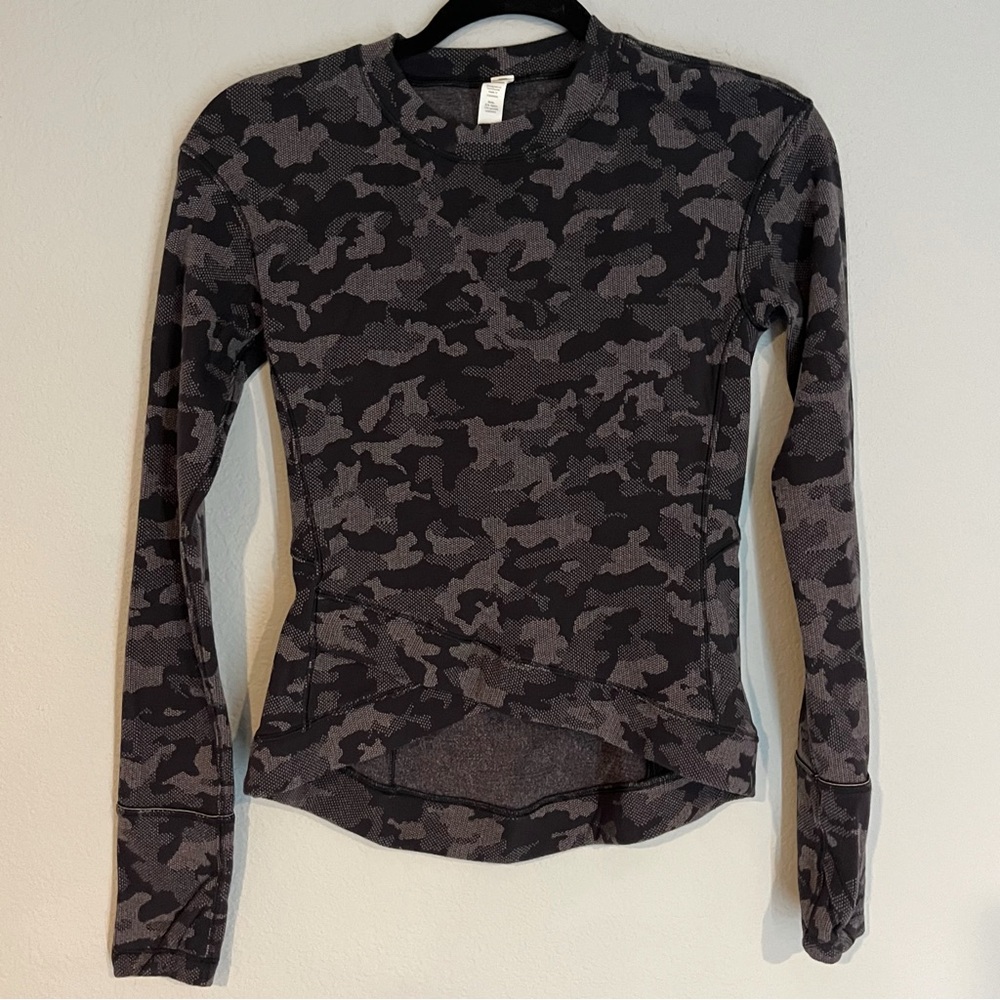 Lululemon Thick long sleeve activewear top size 4